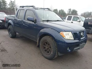 2011 Nissan Frontier PRO-4X with VIN 1N6AD0EV8BC435649, listed as a IAAI auction lot 41922791 with 203,928 mi miles. Bid and sale history available at carsss.com. Image 1.