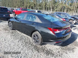 2022 Hyundai Elantra SEL z VIN 5NPLS4AG6NH060109, wystawiony jako IAAI lot #42227757 z przebiegiem 17 586 mil mil oraz . Historia ofert i sprzedaży dostępna na DreamBid. Obrazek 3.