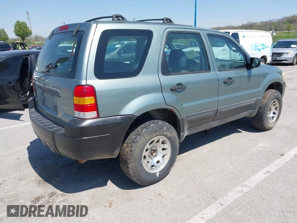 2005 Ford Escape XLS Value z VIN 1FMYU92Z75DA03268, wystawiony jako IAAI lot #42051311 z przebiegiem 124 985 mil mil oraz . Historia ofert i sprzedaży dostępna na DreamBid. Obrazek 4.