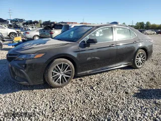 2023 Toyota Camry SE with VIN 4T1G11AK1PU816067, listed as a Copart auction lot 74574154 with 21,372 mi miles and Salvage Title. Bid and sale history available at carsss.com. Image 1.