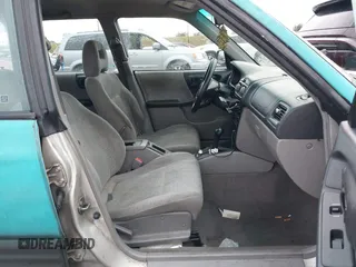 2001 Subaru Forester L with VIN JF1SF63551H762136, listed as a IAAI auction lot 40521706 with 0 mi miles. Bid and sale history available at carsss.com. Image 5.