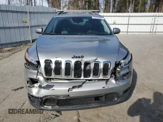 2018 Jeep Cherokee Limited with VIN 1C4PJLDXXJD558601, listed as a Copart auction lot 45552205 with 151,664 mi miles and Salvage title. Bid and sale history available at DreamBid. Image 5.