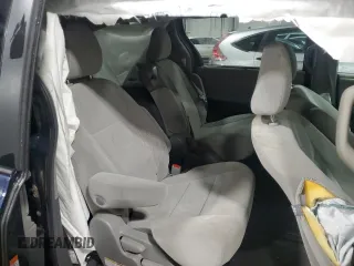 2018 Toyota Sienna LE Auto Access Seat with VIN 5TDKZ3DC5JS903117, listed as a Copart auction lot 46122665 with 83,851 mi miles and Salvage Title. Bid and sale history available at carsss.com. Image 11.