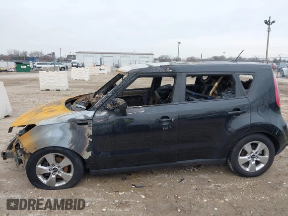 2017 Kia Soul with VIN KNDJN2A29H7488885, listed as a IAAI auction lot 41825703 with 1 mi miles. Bid and sale history available at carsss.com. Image 13.