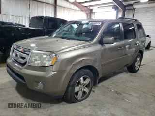 2010 Honda Pilot EX-L z VIN 5FNYF4H51AB012041, wystawiony jako Copart lot #58546605 z przebiegiem 226 581 mil mil oraz Czysty tytuł • Clean title. Historia ofert i sprzedaży dostępna na DreamBid. Obrazek 1.
