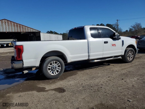 2017 Ford Super Duty F-250 SRW XLT with VIN 1FT7X2A62HEC11076, listed as a Copart auction lot 43019285 with 313,372 mi miles and Clean Title. Bid and sale history available at carsss.com. Image 3.