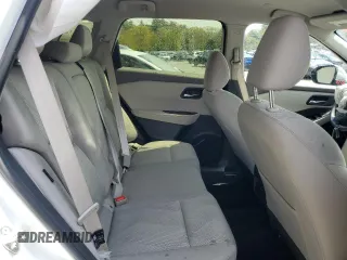 2024 Nissan Rogue SV z VIN JN8BT3BA7RW000177, wystawiony jako Copart lot #55657675 z przebiegiem 26 281 mil mil oraz Szkoda całkowita • Salvage title. Historia ofert i sprzedaży dostępna na DreamBid. Obrazek 11.