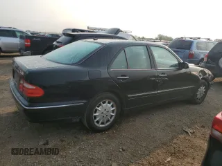 2000 Mercedes-Benz E-Class with VIN WDBJF82J4YX042051, listed as a Copart auction lot 72147904 with 265,886 mi miles and Salvage Title. Bid and sale history available at carsss.com. Image 3.