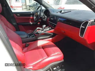 2019 Porsche Cayenne z VIN WP1AA2AY3KDA14678, wystawiony jako IAAI lot #42289286 z przebiegiem 46 015 mil mil oraz . Historia ofert i sprzedaży dostępna na DreamBid. Obrazek 5.