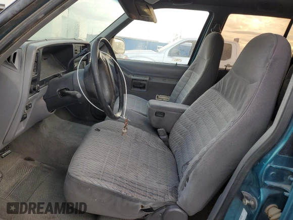 1994 Ford Explorer Eddie Bauer z VIN 1FMDU34X1RUA09337, wystawiony jako Copart lot #87915175 z przebiegiem 77 989 mil mil oraz Szkoda całkowita • Salvage title. Historia ofert i sprzedaży dostępna na DreamBid. Obrazek 7.