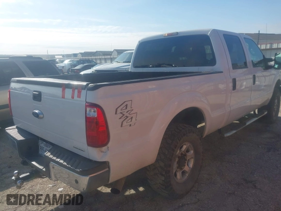2014 Ford Super Duty F-250 SRW XL with VIN 1FT7W2B69EEB43193, listed as a IAAI auction lot 41463083 with 330,282 mi miles. Bid and sale history available at carsss.com. Image 4.