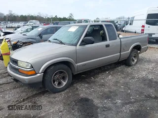 2002 Chevrolet S-10 LS with VIN 1GCCS19W628121477, listed as a IAAI auction lot 41470670 with 257,021 mi miles and . Bid and sale history available at DreamBid. Image 2.