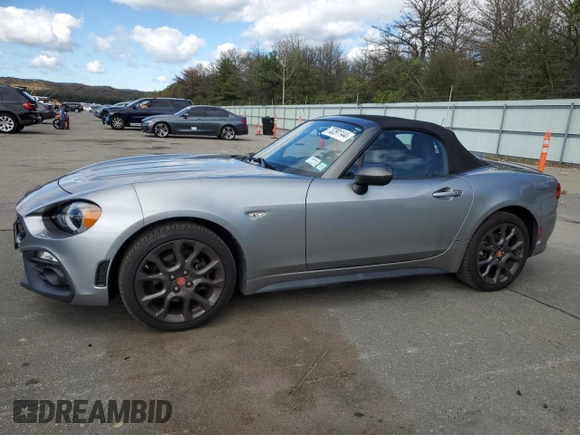 2017 FIAT 124 Spider Elaborazione Abarth z VIN JC1NFAEK6H0125940, wystawiony jako Copart lot #73291144 z przebiegiem 40 492 mil mil oraz Szkoda całkowita • Salvage title. Historia ofert i sprzedaży dostępna na DreamBid. Obrazek 1.