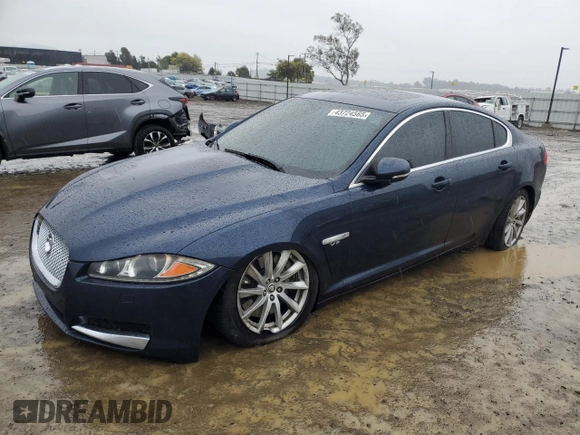 2012 Jaguar XF z VIN SAJWA0FB3CLS49929, wystawiony jako Copart lot #43724565 z przebiegiem 103 457 mil mil oraz Szkody całkowita. Historia ofert i sprzedaży dostępna na DreamBid. Obrazek 1.