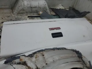 2002 GMC Sonoma SL z VIN 1GTCS145728219657, wystawiony jako Copart lot #85582124 z przebiegiem Nie podano mil oraz Szkody całkowita. Historia ofert i sprzedaży dostępna na DreamBid. Obrazek 12.