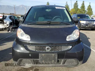 2014 Smart fortwo Pure z VIN WMEEJ3BA0EK744172, wystawiony jako Copart lot #87331964 z przebiegiem 85 162 mil mil oraz Czysty tytuł • Clean title. Historia ofert i sprzedaży dostępna na DreamBid. Obrazek 5.