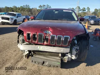 2019 Jeep Cherokee Latitude Plus with VIN 1C4PJLLB0KD485391, listed as a Copart auction lot 45704825 with 102,836 mi miles and Salvage Title. Bid and sale history available at DreamBid. Image 5.