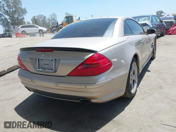 2005 Mercedes-Benz SL 500 z VIN WDBSK75F75F090730, wystawiony jako IAAI lot #42278730 z przebiegiem 83 765 mil mil oraz . Historia ofert i sprzedaży dostępna na DreamBid. Obrazek 4.