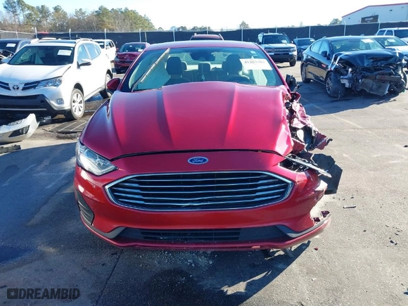2020 Ford Fusion SE with VIN 3FA6P0HD1LR183903, listed as a IAAI auction lot 41283302 with 137,136 mi miles. Bid and sale history available at carsss.com. Image 13.