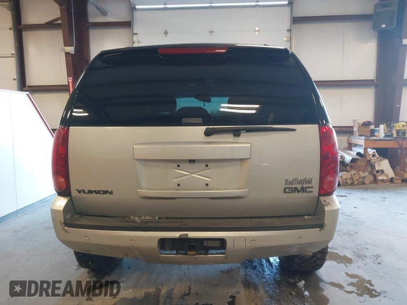 2012 GMC Yukon SLT with VIN 1GKS2CE03CR134986, listed as a IAAI auction lot 41352570 with 141,098 mi miles. Bid and sale history available at carsss.com. Image 16.