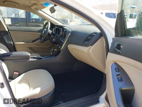 2015 Kia Optima LX with VIN 5XXGM4A76FG456677, listed as a IAAI auction lot 41976831 with 138,008 mi miles. Bid and sale history available at carsss.com. Image 5.