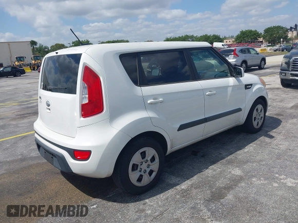 2013 Kia Soul with VIN KNDJT2A50D7568070, listed as a IAAI auction lot 42112257 with 175,207 mi miles. Bid and sale history available at carsss.com. Image 4.