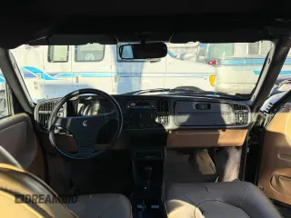 1988 Saab 900 z VIN YS3AT76L3J7040435, wystawiony jako Copart lot #42987225 z przebiegiem 44 319 mil mil oraz Czysty tytuł • Clean title. Historia ofert i sprzedaży dostępna na DreamBid. Obrazek 9.