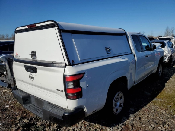 2022 Nissan Frontier S with VIN 1N6ED1CM9NN658423, listed as a Copart auction lot 68548234 with 33,229 mi miles and Salvage Title. Bid and sale history available at carsss.com. Image 3.