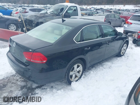 2013 Volkswagen Passat SE z VIN 1VWBP7A39DC047714, wystawiony jako IAAI lot #41577301 z przebiegiem 162 164 mil mil oraz . Historia ofert i sprzedaży dostępna na DreamBid. Obrazek 4.