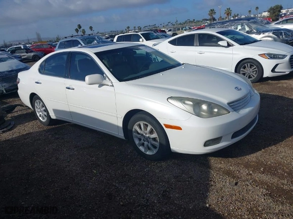 2003 Lexus ES 300 with VIN JTHBF30G730105353, listed as a IAAI auction lot 41798873 with 132,341 mi miles. Bid and sale history available at carsss.com. Image 1.