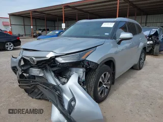 2022 Toyota Highlander XLE z VIN 5TDGZRAH8NS090208, wystawiony jako IAAI lot #41711763 z przebiegiem 64 843 mil mil oraz . Historia ofert i sprzedaży dostępna na DreamBid. Obrazek 2.