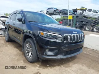 2019 Jeep Cherokee Latitude Plus with VIN 1C4PJMLB5KD489488, listed as a IAAI auction lot 42147598 with 33,002 mi miles. Bid and sale history available at carsss.com. Image 1.