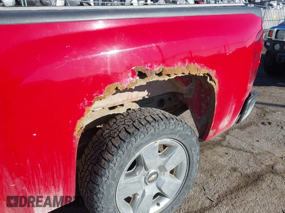 2010 Chevrolet Silverado 1500 LT with VIN 1GCSCSE06AZ137817, listed as a IAAI auction lot 41472286 with 292,814 mi miles and . Bid and sale history available at DreamBid. Image 6.