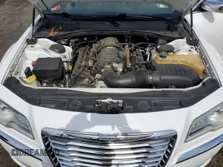 2011 Chrysler 300 C z VIN 2C3CK6CT1BH612274, wystawiony jako Copart lot #47928685 z przebiegiem 135 928 mil mil oraz Szkoda całkowita • Salvage title. Historia ofert i sprzedaży dostępna na DreamBid. Obrazek 11.
