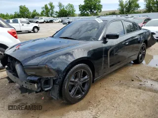 2013 Dodge Charger SXT z VIN 2C3CDXJG5DH730966, wystawiony jako Copart lot #56645314 z przebiegiem 198 160 mil mil oraz Szkody całkowita. Historia ofert i sprzedaży dostępna na DreamBid. Obrazek 1.