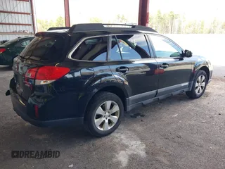 2010 Subaru Outback Premium All-Weather Anniversary z VIN 4S4BRBCC1A3366965, wystawiony jako IAAI lot #42116486 z przebiegiem 202 398 mil mil oraz . Historia ofert i sprzedaży dostępna na DreamBid. Obrazek 4.