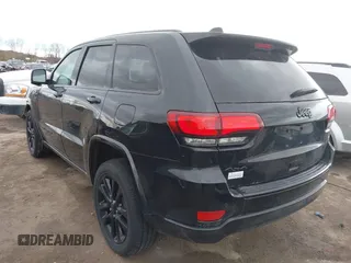 2017 Jeep Grand Cherokee Laredo with VIN 1C4RJFAG7HC886640, listed as a IAAI auction lot 42035301 with 197,110 mi miles. Bid and sale history available at carsss.com. Image 3.