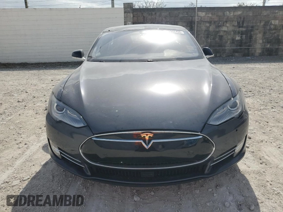 2014 Tesla Model S P85D with VIN 5YJSA1H28EFP62793, listed as a Copart auction lot 52902495 with Not Provided miles and Salvage Title. Bid and sale history available at DreamBid. Image 5.