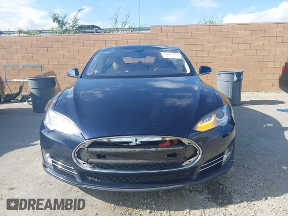 2013 Tesla Model S with VIN 5YJSA1CN8DFP07177, listed as a IAAI auction lot 42127797 with 75,227 mi miles and . Bid and sale history available at DreamBid. Image 13.