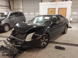 2007 Ford Fusion SE with VIN 3FAHP07Z17R219813, listed as a IAAI auction lot 41344435 with 321,254 mi miles. Bid and sale history available at carsss.com. Image 17.
