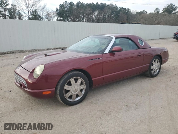 2004 Ford Thunderbird Deluxe z VIN 1FAHP60A94Y111945, wystawiony jako Copart lot #43871725 z przebiegiem Nie podano mil oraz Czysty tytuł • Clean title. Historia ofert i sprzedaży dostępna na DreamBid. Obrazek 1.