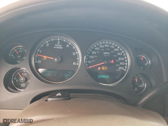 2013 Chevrolet Avalanche LTZ with VIN 3GNMCGE07DG198370, listed as a Copart auction lot 43990185 with 125,944 mi miles and Salvage Title. Bid and sale history available at carsss.com. Image 9.