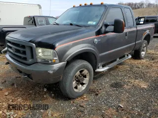 2004 Ford Super Duty F-250 XL with VIN 1FTNX21P14EC34813, listed as a Copart auction lot 52261335 with 230,248 mi miles and Salvage Title. Bid and sale history available at carsss.com. Image 1.
