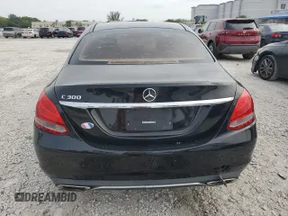 2017 Mercedes-Benz C 300 z VIN 55SWF4JB5HU197727, wystawiony jako Copart lot #62856795 z przebiegiem Nie podano mil oraz Czysty tytuł • Clean title. Historia ofert i sprzedaży dostępna na DreamBid. Obrazek 6.