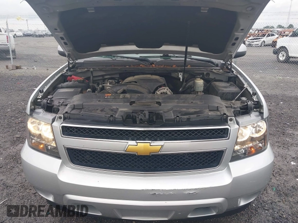 2012 Chevrolet Tahoe LS z VIN 1GNSCAE02CR308972, wystawiony jako IAAI lot #42495520 z przebiegiem 205 295 mil mil oraz . Historia ofert i sprzedaży dostępna na DreamBid. Obrazek 10.