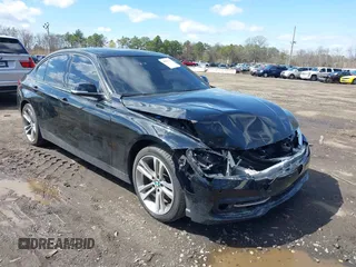 2018 BMW 3 Series 330i xDrive z VIN WBA8D9G59JNU70476, wystawiony jako IAAI lot #41985172 z przebiegiem 81 500 mil mil oraz . Historia ofert i sprzedaży dostępna na DreamBid. Obrazek 1.