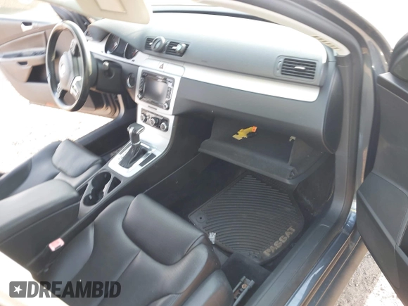 2010 Volkswagen Passat Komfort with VIN WVWJK7AN2AE162783, listed as a IAAI auction lot 42121999 with Not provided miles and . Bid and sale history available at DreamBid. Image 5.