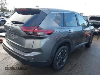 2025 Nissan Rogue SV with VIN JN8BT3BA5SW005433, listed as a IAAI auction lot 41547608 with 516 mi miles. Bid and sale history available at carsss.com. Image 4.