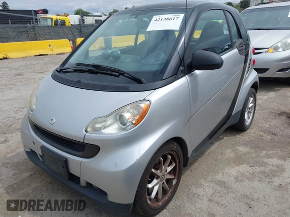 2008 Smart fortwo Pure z VIN WMEEJ31X18K191722, wystawiony jako IAAI lot #42138617 z przebiegiem 117 263 mil mil oraz . Historia ofert i sprzedaży dostępna na DreamBid. Obrazek 2.