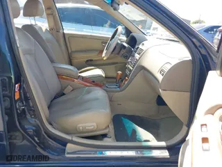 2003 Infiniti I35 Luxury with VIN JNKDA31AX3T108814, listed as a IAAI auction lot 41998013 with 197,883 mi miles. Bid and sale history available at carsss.com. Image 5.